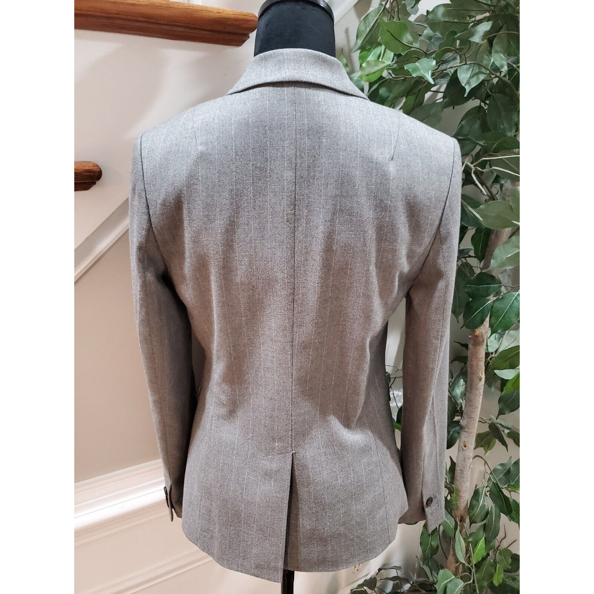 Banana Republic Women's Gray Single Breasted Two Button Blazer Jacket Size 4