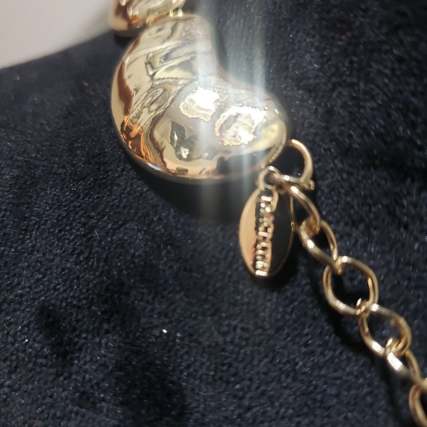 Traci  Lynn Womens Vintage Gold Tone Lobster Clasp Necklace with Earrings