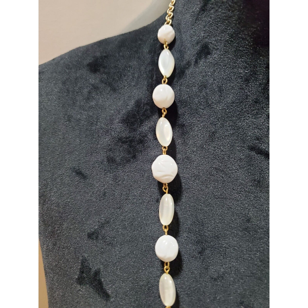 Women's Jumper Golden Eggshell Long Pearl Business Wear Stylish Necklace