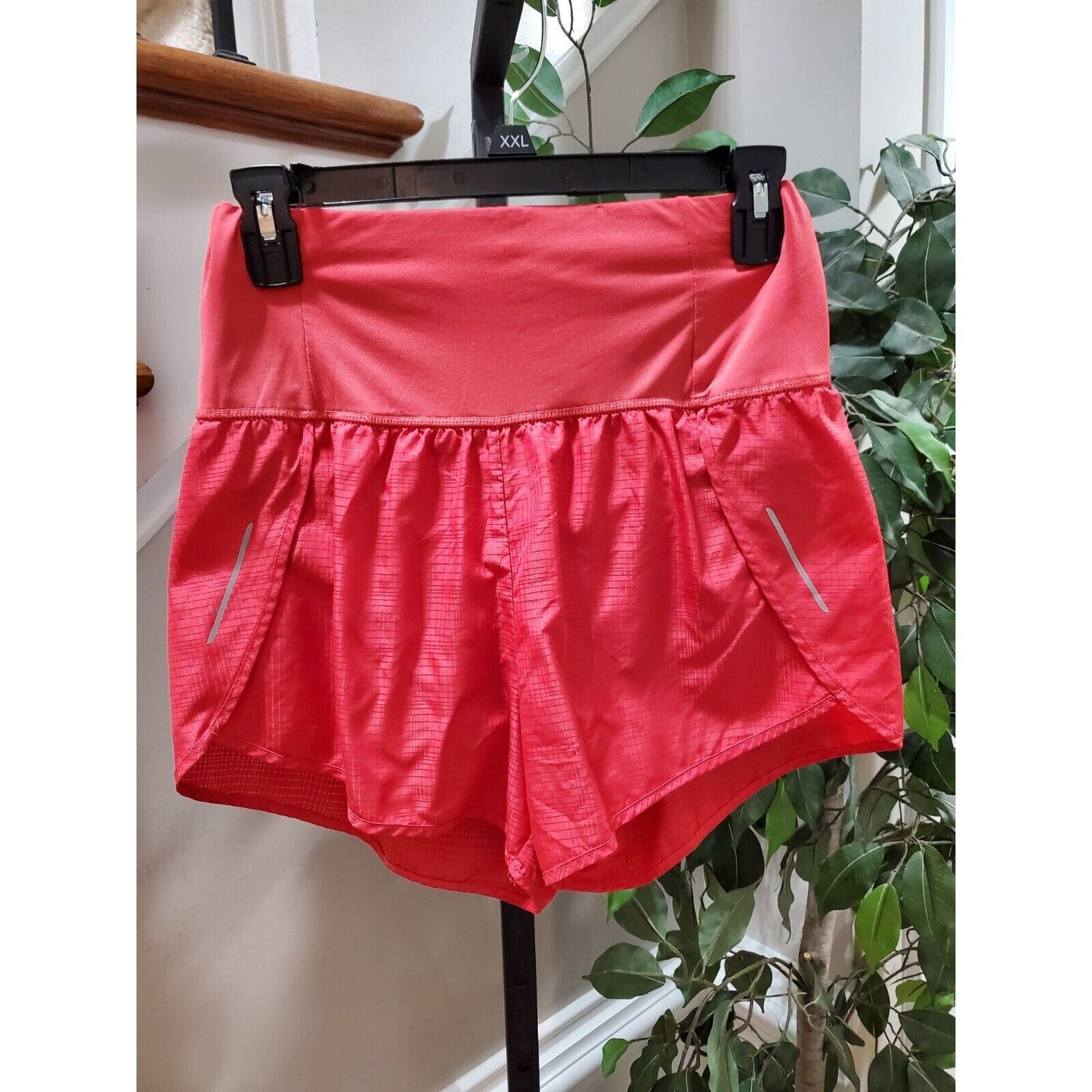 All in Motion Women's Red Polyester Casual Comfort Waist Active Wear Shorts S