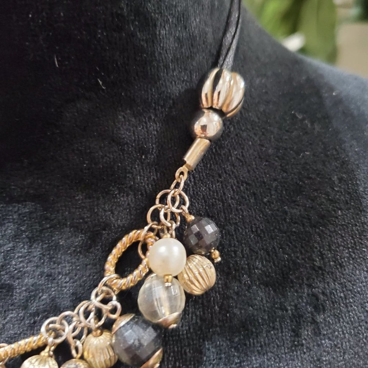 Women's Black & White Round Beaded with Lobster Clasp Fashion Jewelry Necklace