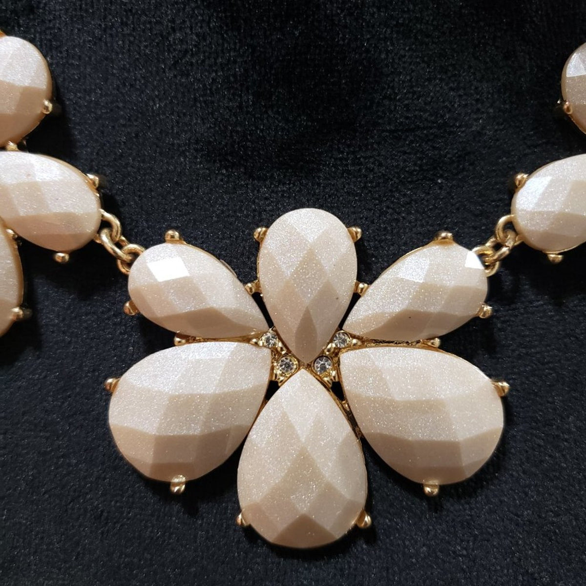 Womens Fashion Beige Rhinestone Flower Beaded Statement Necklace with Lobster