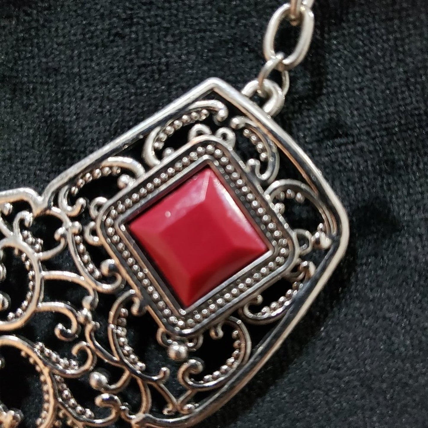 Womens Beautiful Paparazzi Feeling Inde-Pendant Necklace with Lobster Clasp