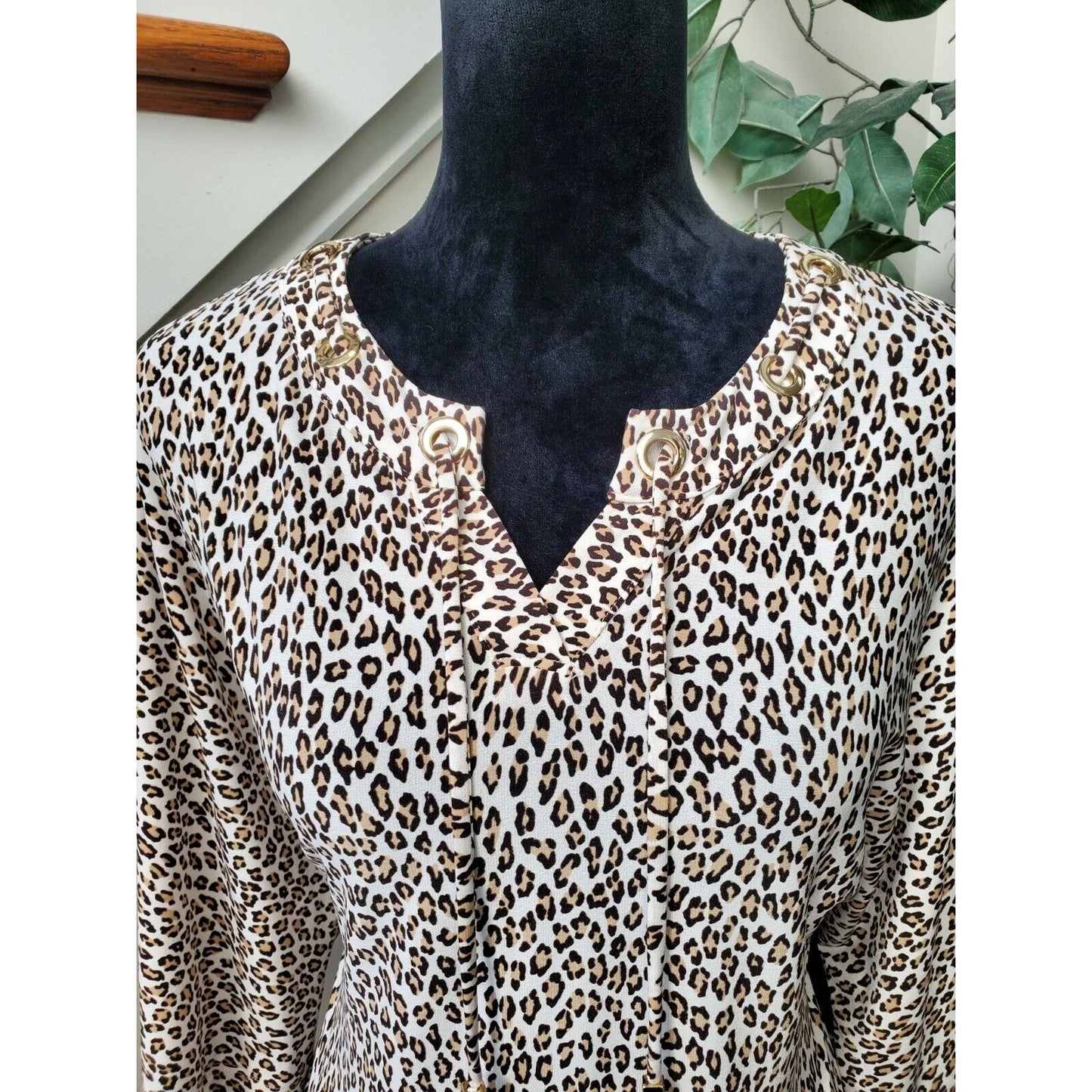 Chico's Women's Brown Polyester Round Neck Long Sleeve Blouse Size 0 Small