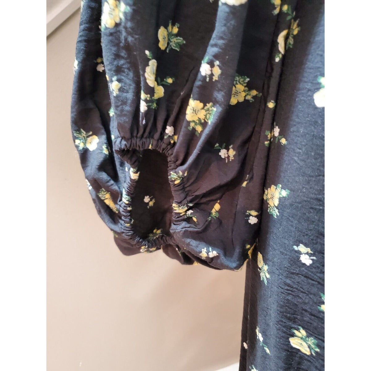 H&M Women Black Floral Viscose Round Neck Long Sleeve Knee Length Dress Size XS