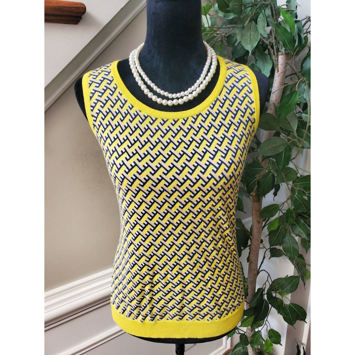 Jones New York Yellow & Black Abstract Cotton Round Neck Sleeveless Sweater M