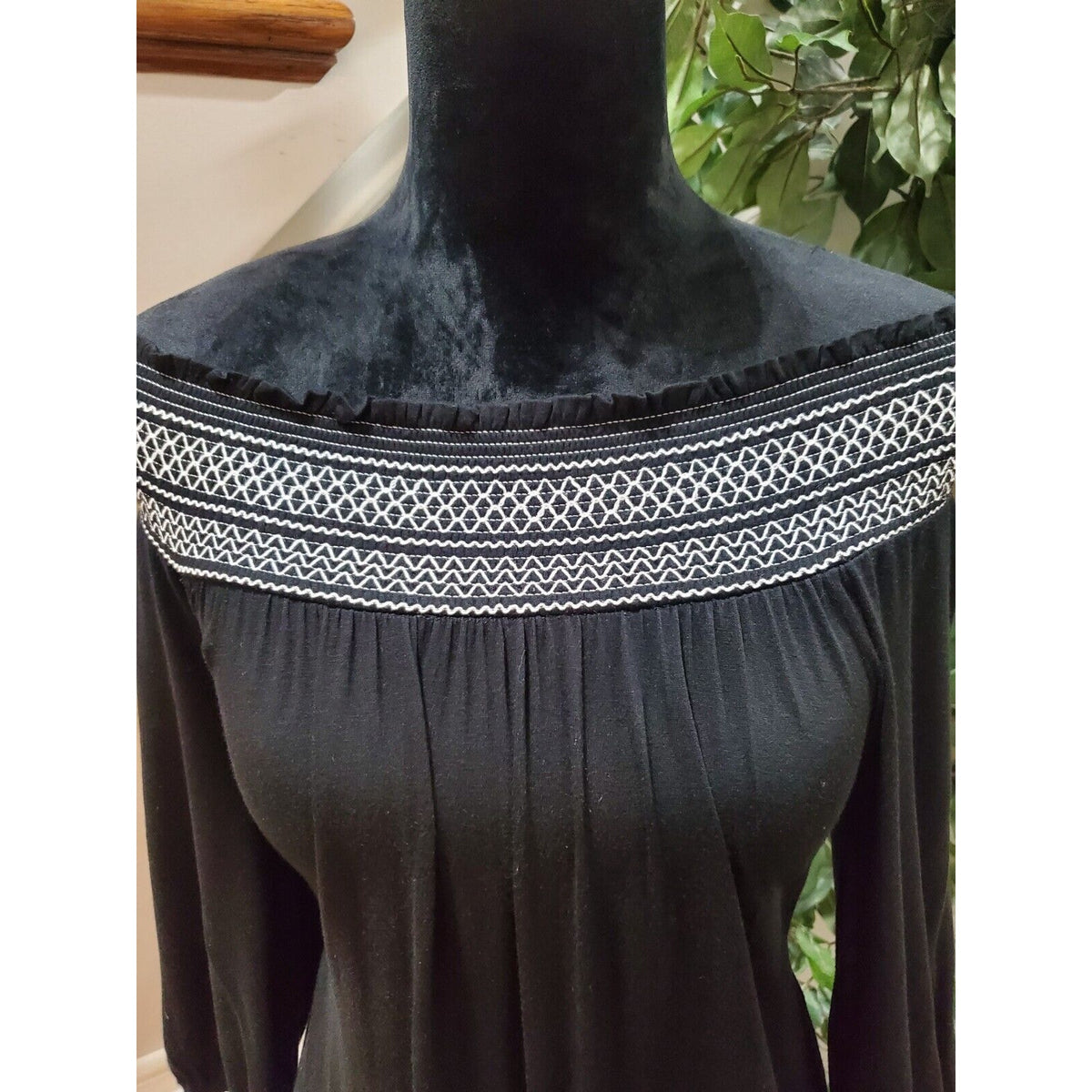 Chico's Women's Black Solid Viscose Off Shoulder Long Sleeve Knee Length Dress S