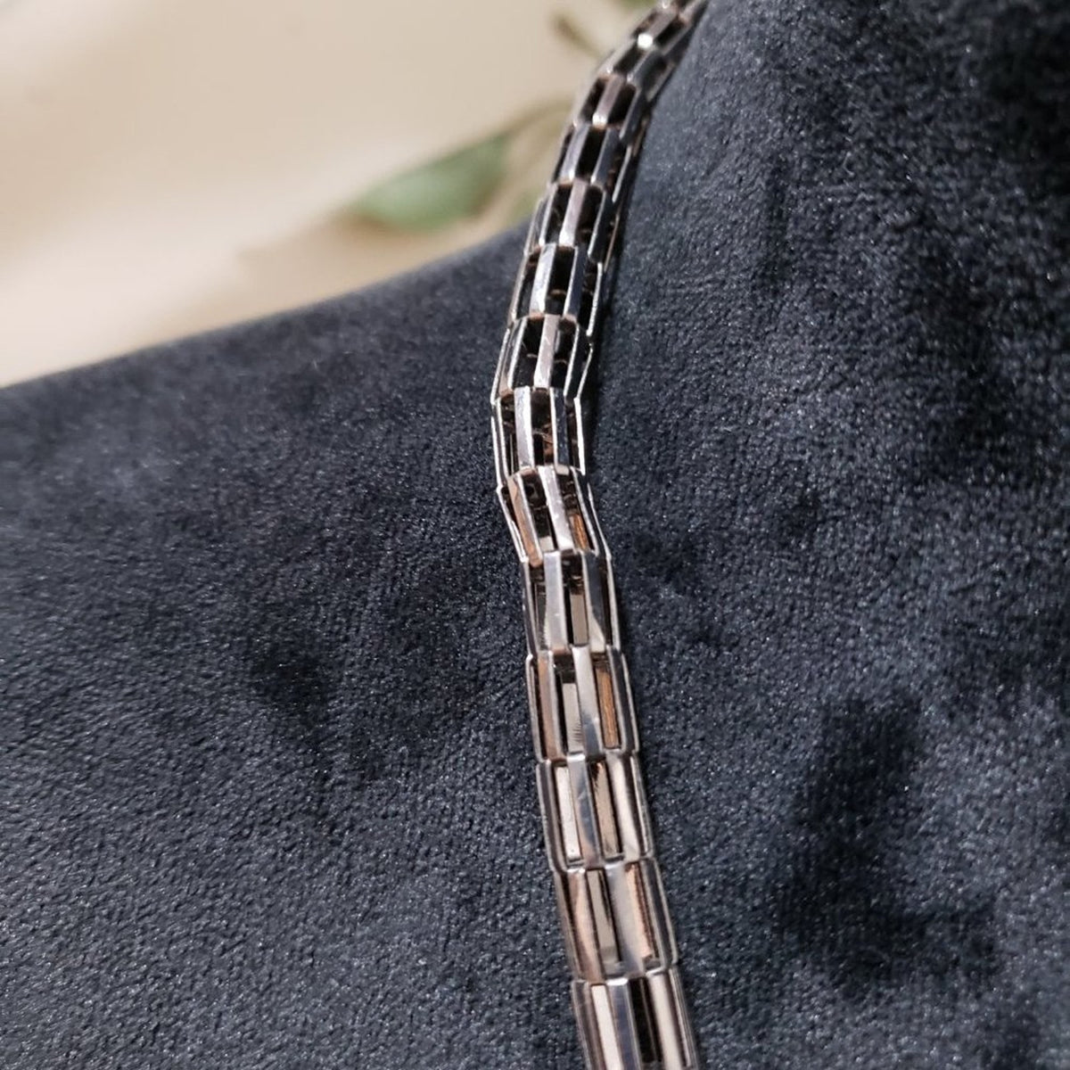 Womens Modern Fashion Chunky Silver Tone Elegant Knot Long Chain Necklace