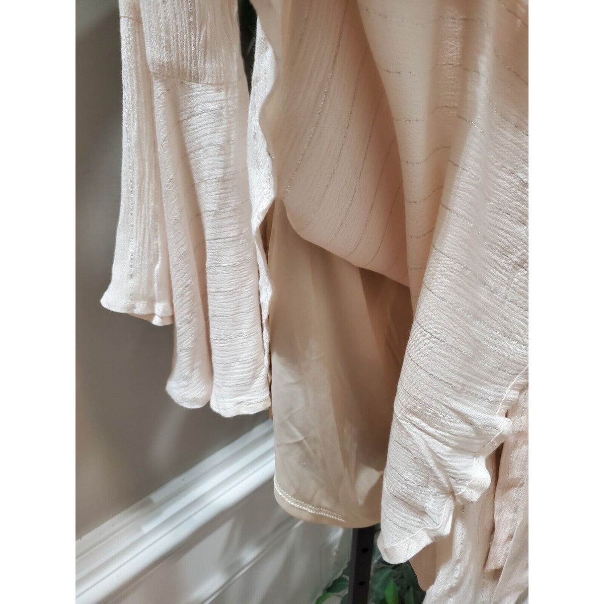 Fashion Nova Womens Ivory Striped 100% Rayon V Neck Long Sleeve 1 Piece Romper M