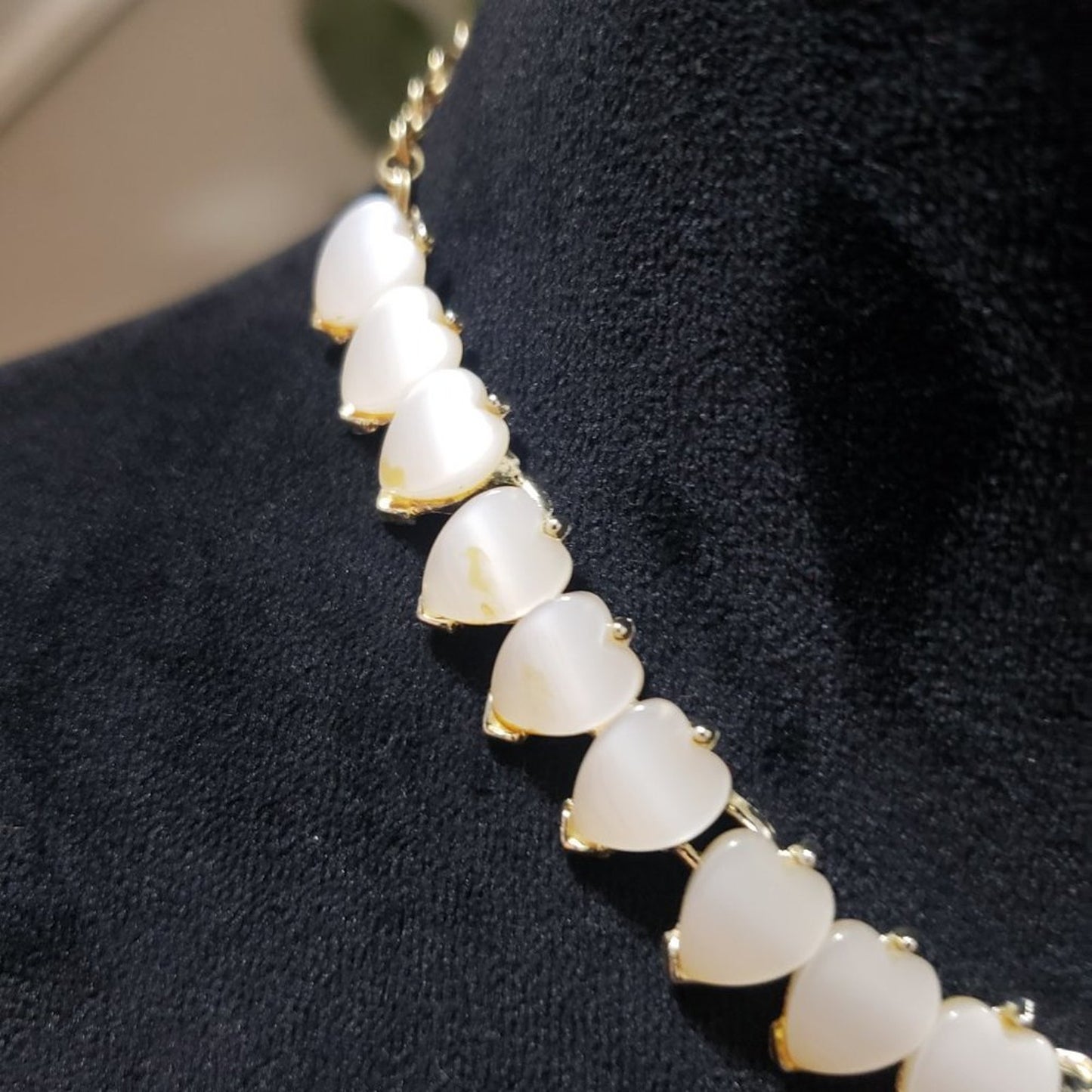 Womens Modern Fashion White Faux Pearl Heart Choker Stylish Necklace