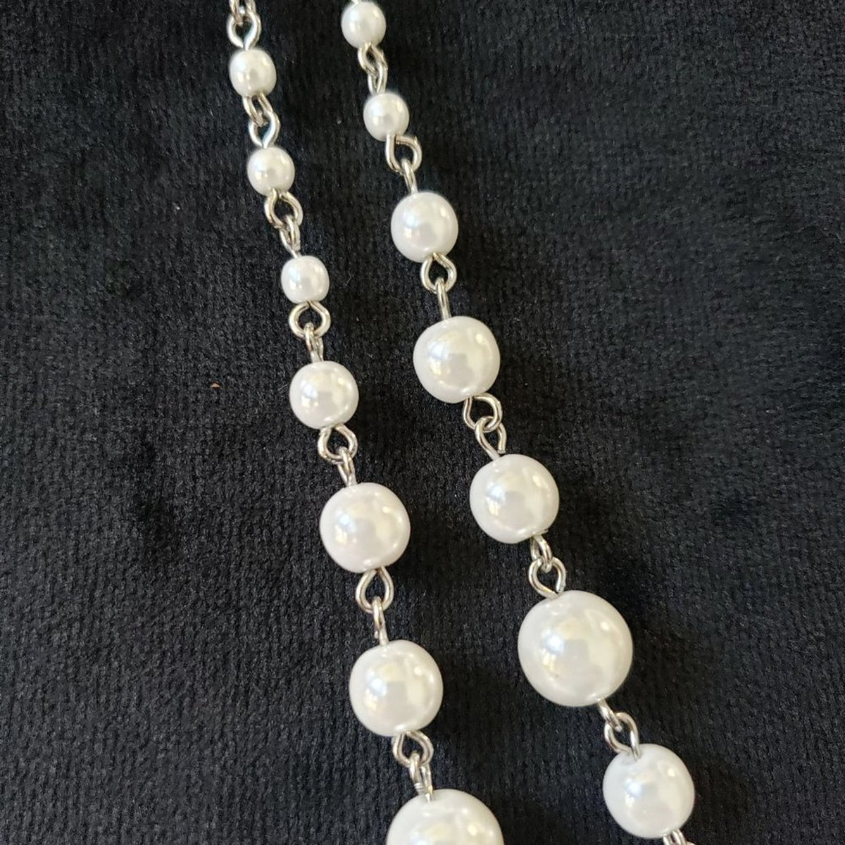 Women's White Round Beaded Long Link Chain Fashion Pendant Necklace