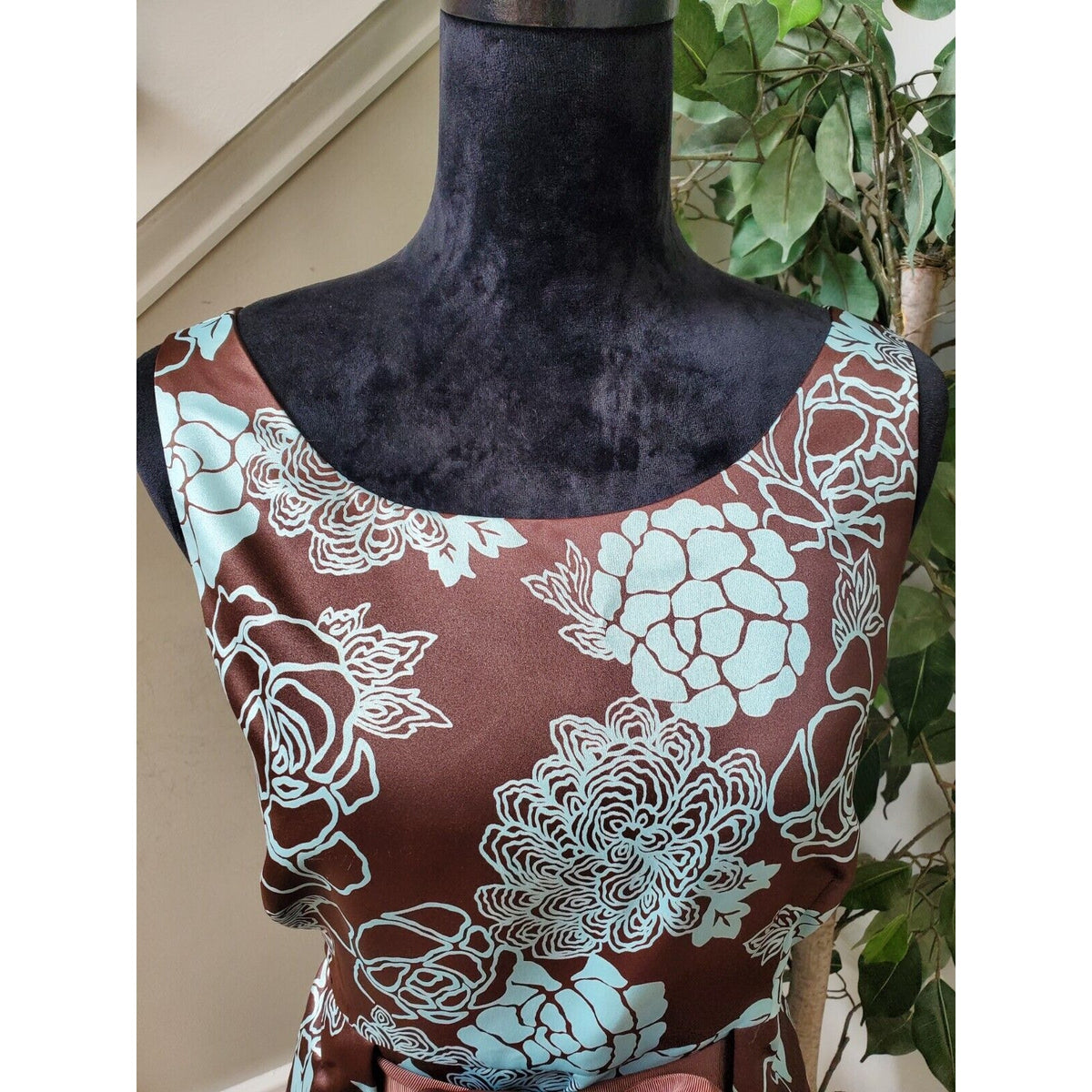 Dressbarn Women's Brown Floral Polyester Round Neck Sleeveless Knee Length 12