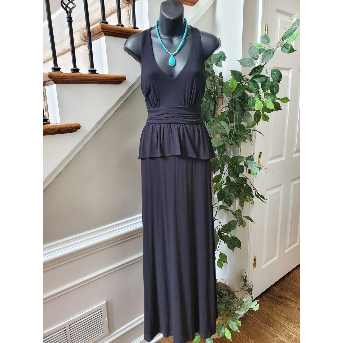 Gabby Skye Women's Black Rayon V-Neck Sleeveless Casual Long Maxi Dress Size 6