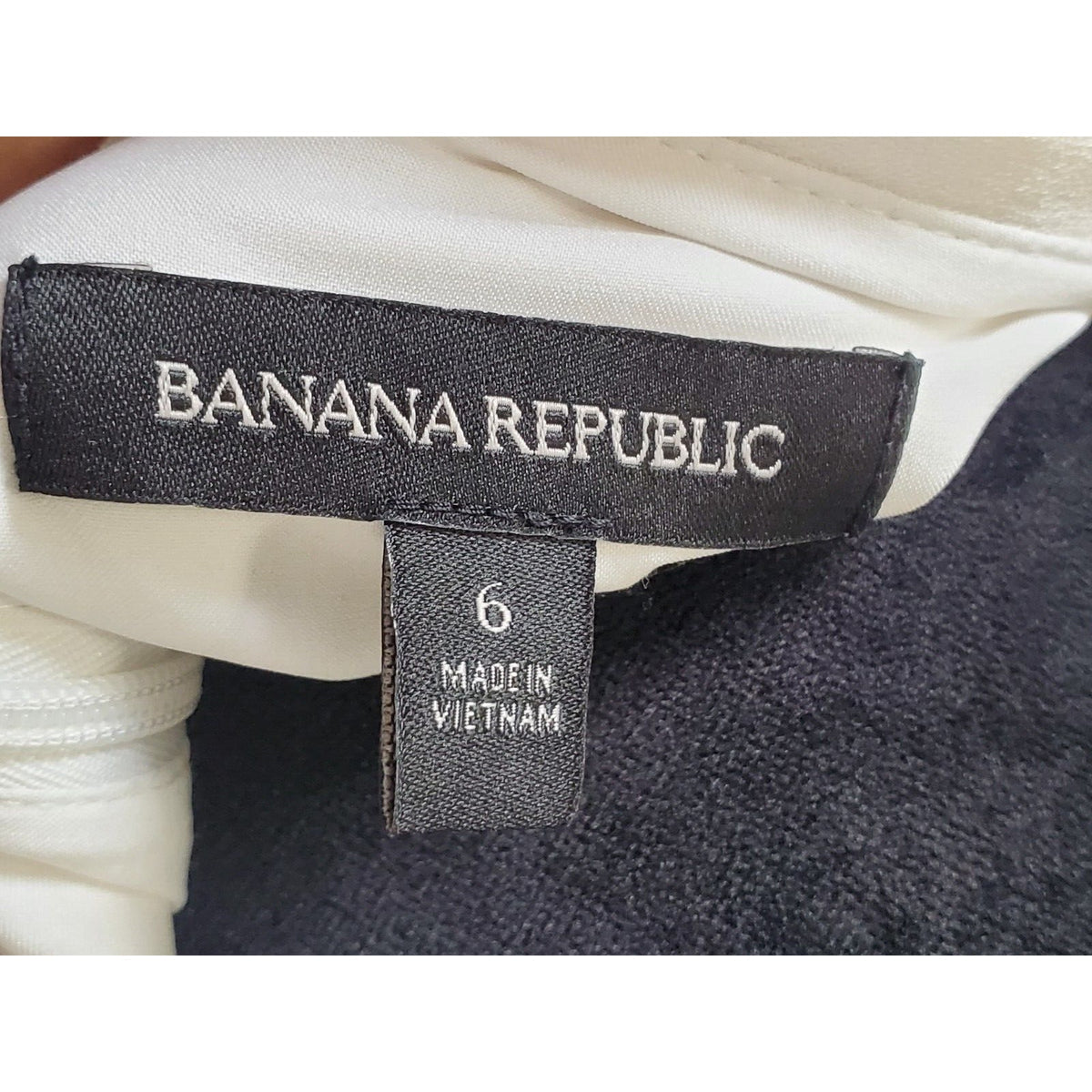 Banana Republic Women's White & Black Polyester V-Neck Sleeveless Knee Length 6