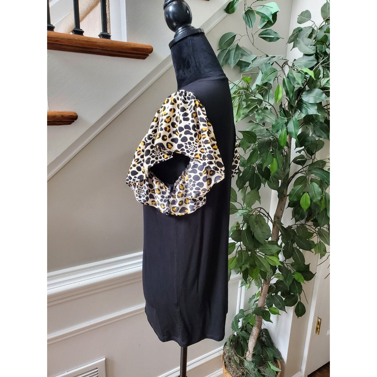 Violet Claire Women Black Polyester Round Neck Sleeveless Top Shirt Shirt Small