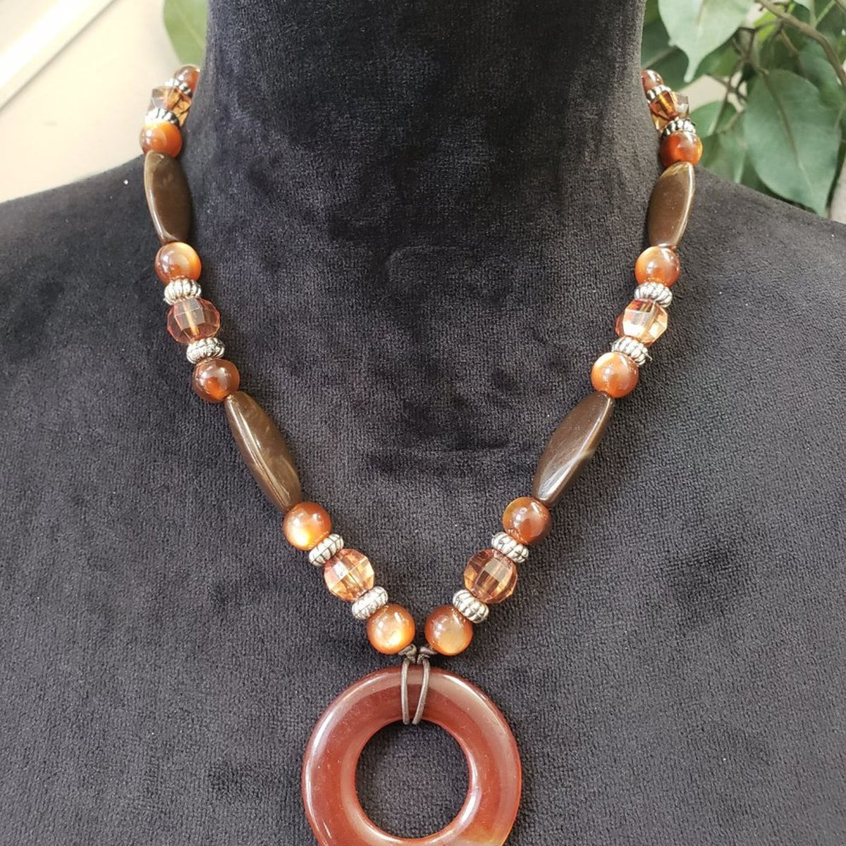 Womens Fashion Glass Beaded Brown Circle Donut Pendant Collar Necklace