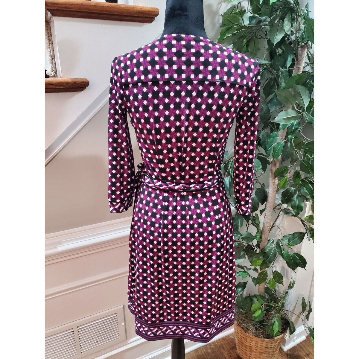 White House Black Market Women Purple V-Neck Long Sleeve Knee Length Size 00