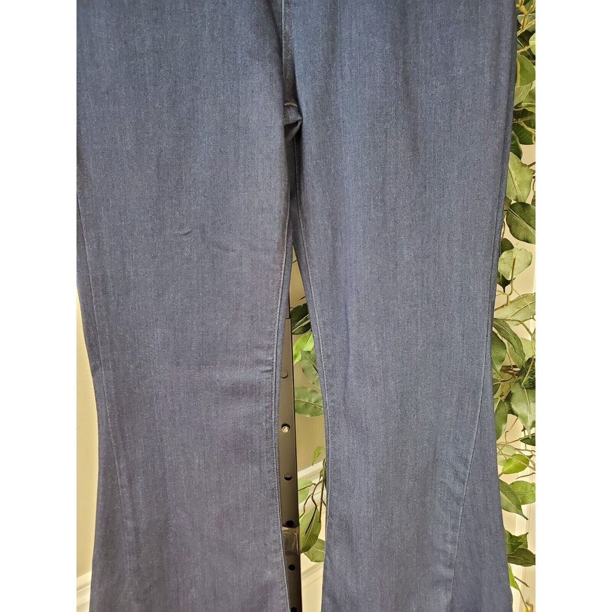 Fashion Nova Women's Blue Denim Cotton Legs Dark Wash Casual Flare Jeans 11/30