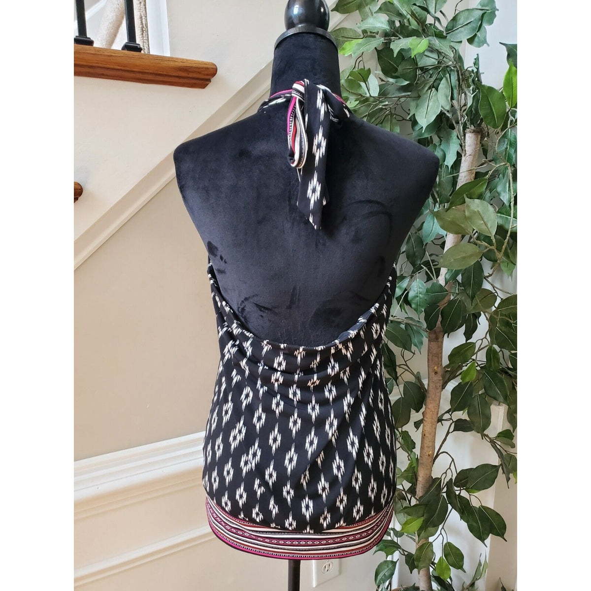 White House Black Market Women's Polyester Halter Neck Sleeveless Blouse Size M