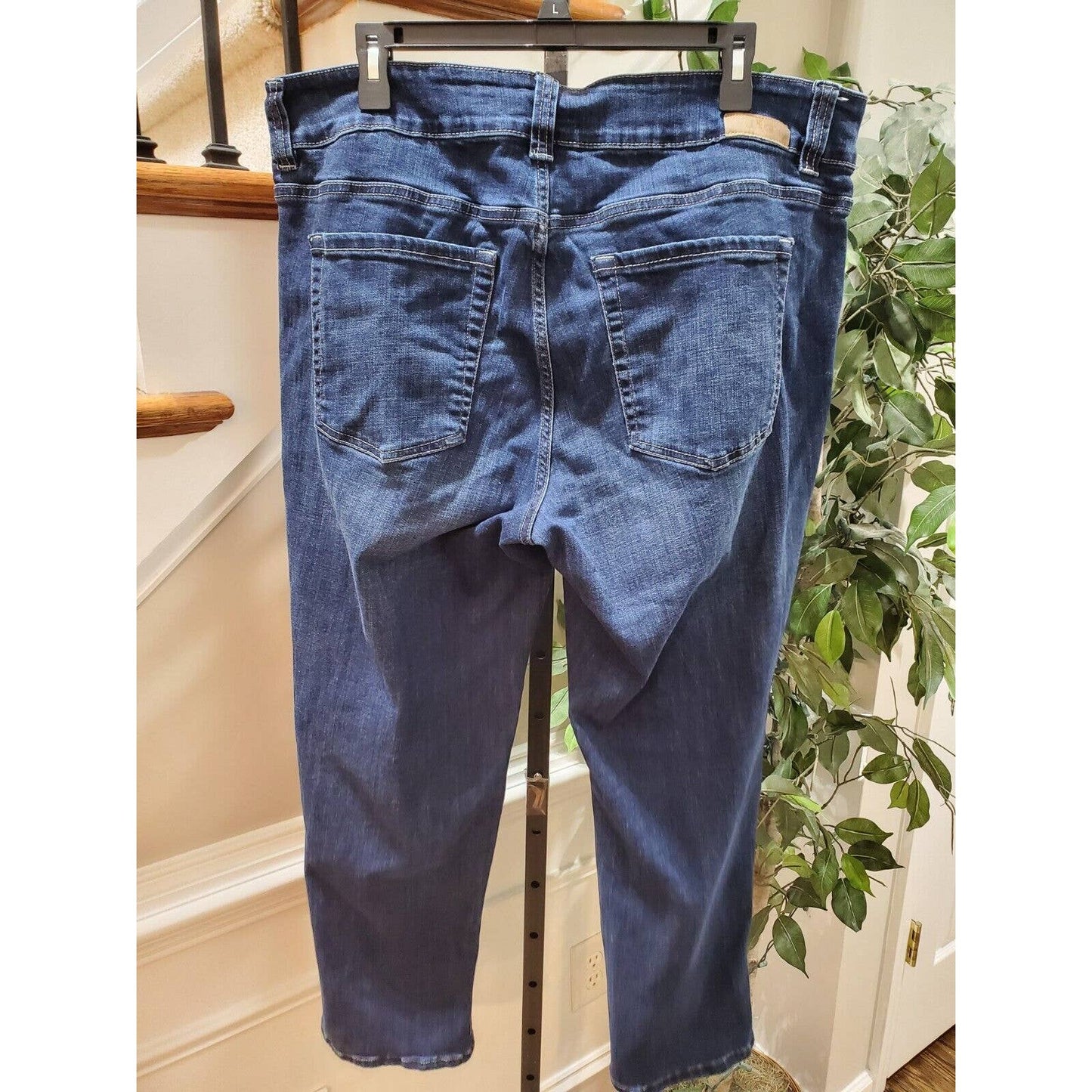 Jag Women's Blue Denim Cotton Mid Rise Straight Legs Casual Jeans Pants Size 22W