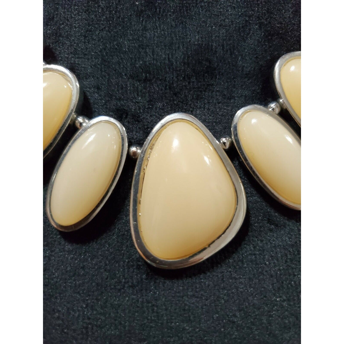 Women's Light peach Oval Pebbles Beaded Necklace.
