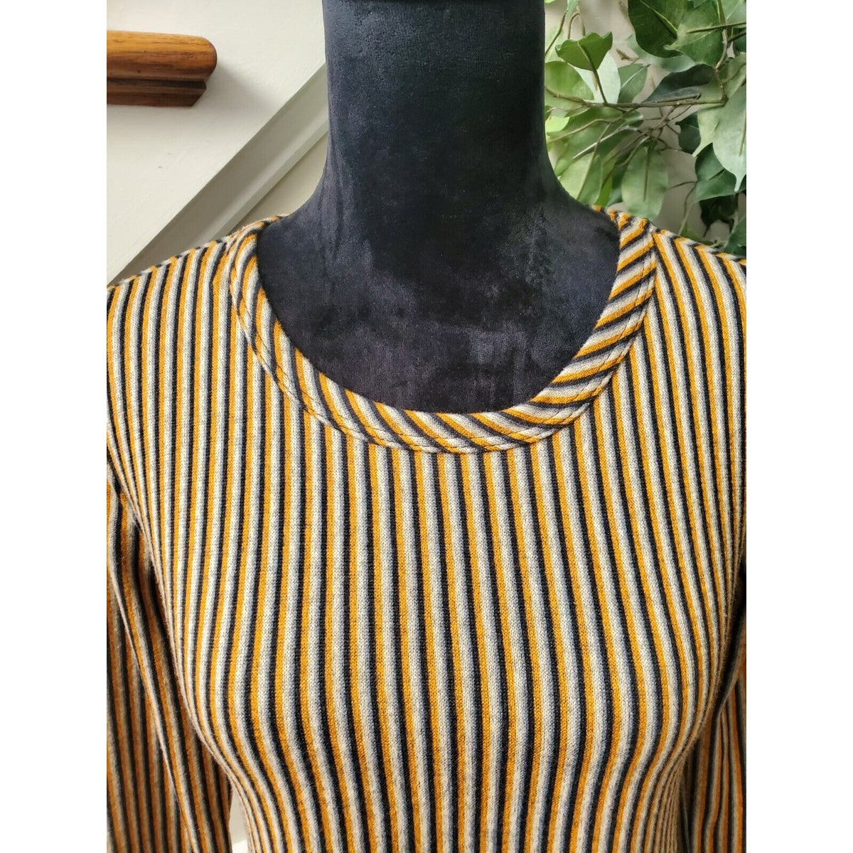 Pinc Women's Brown & Black Polyester Round Neck Long Sleeve Knee Length Dress L