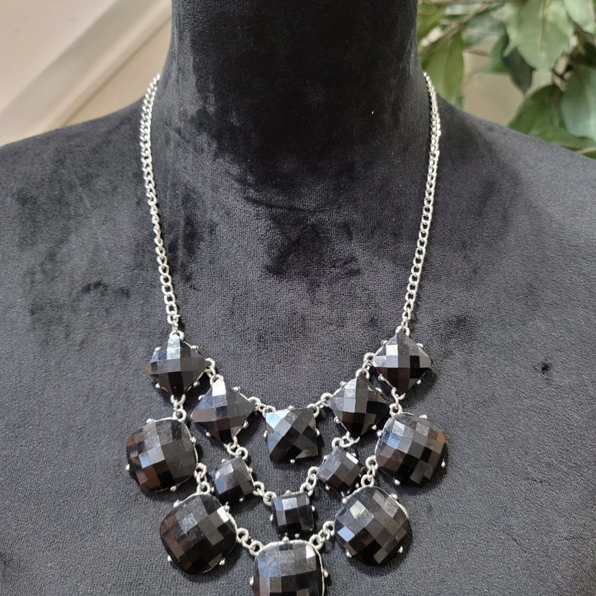 Women's Black Teardrop Beaded Stylish Statement Fashion Necklace