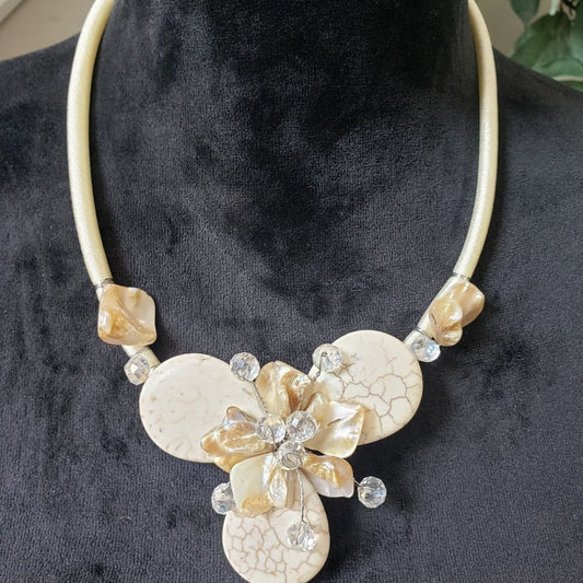 Women's Tan Marbled Style Pearl Flower Round Beaded Necklace