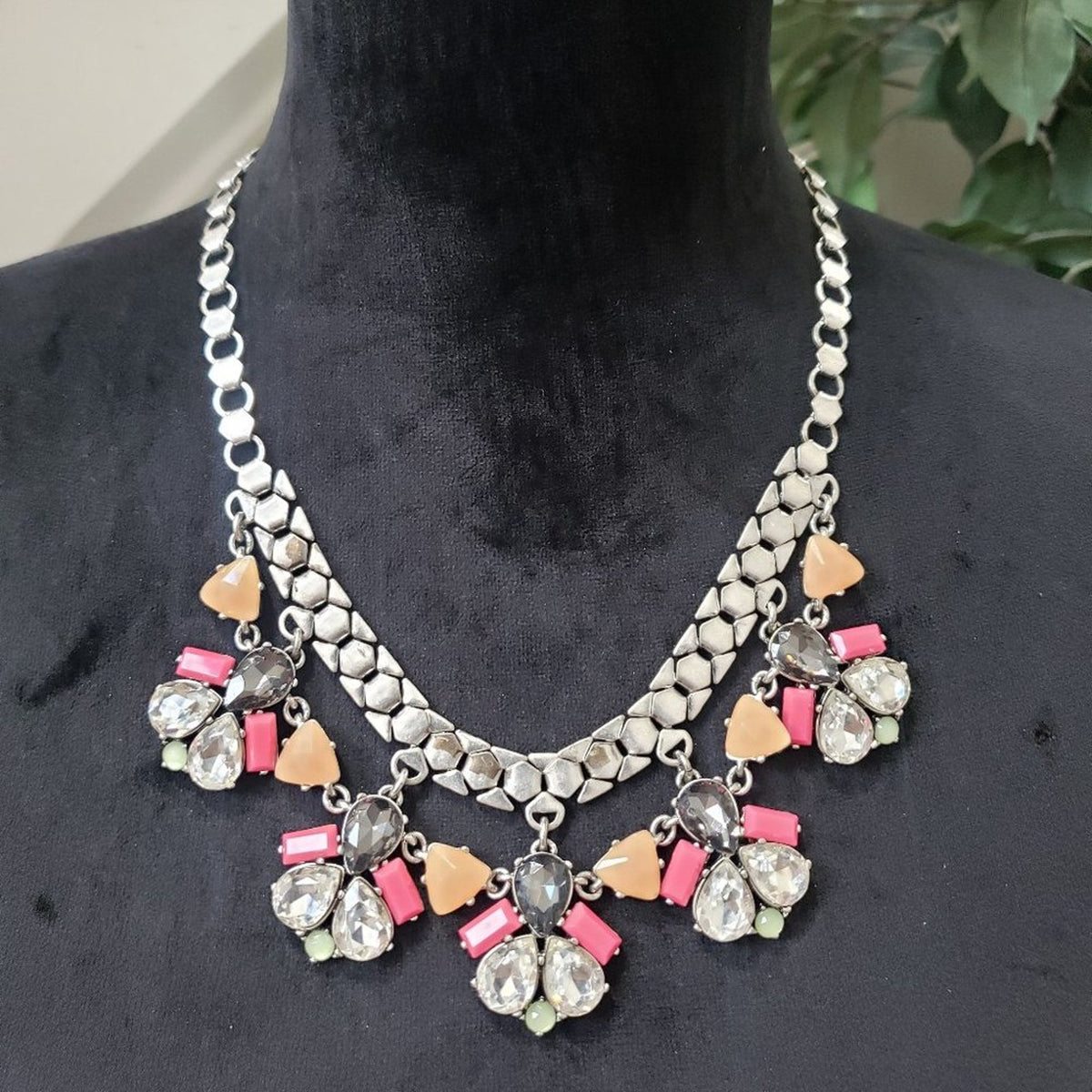 Stella & Dot Colorful Rhinestone Statement Pink Peach Silver Tone Necklace