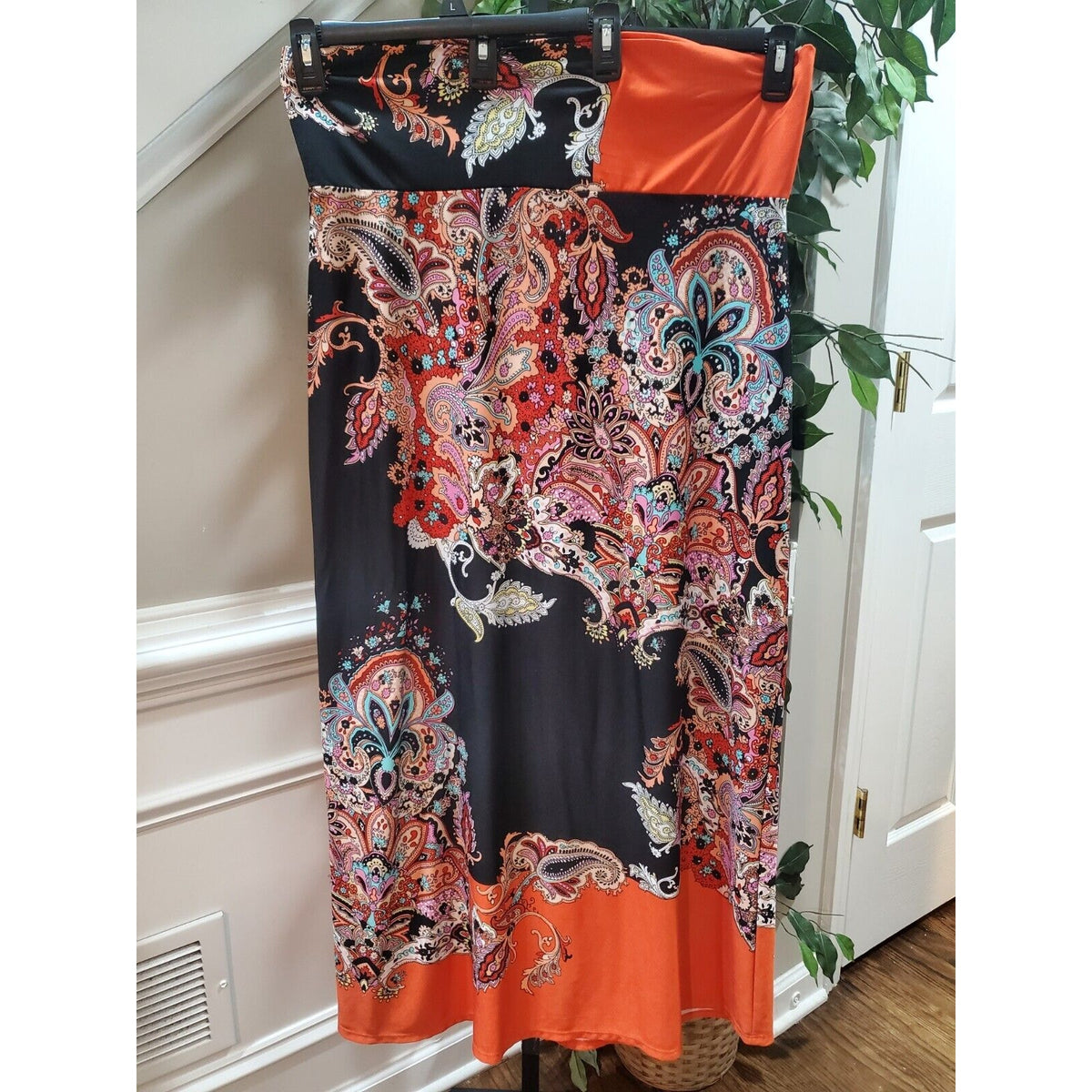 Soho Apparel Women's Black & Orange Paisley Polyester Long Skirt Size X-Large