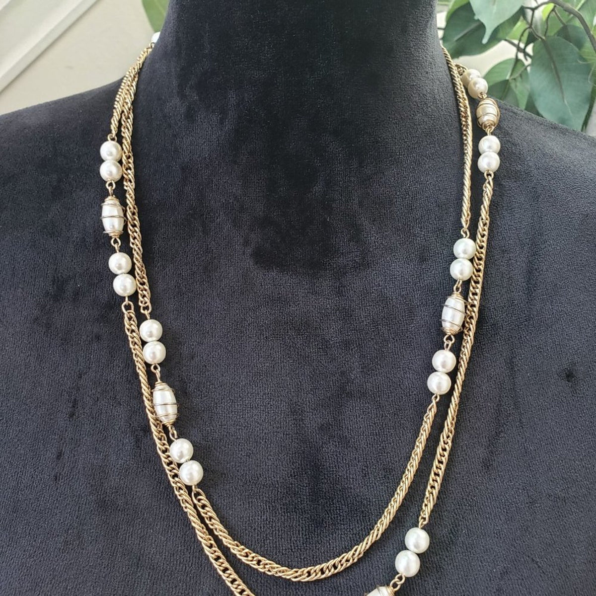 Vintage Sarah Coventry Women's Faux Pearl Bead Gold Tone Long Chain Necklace