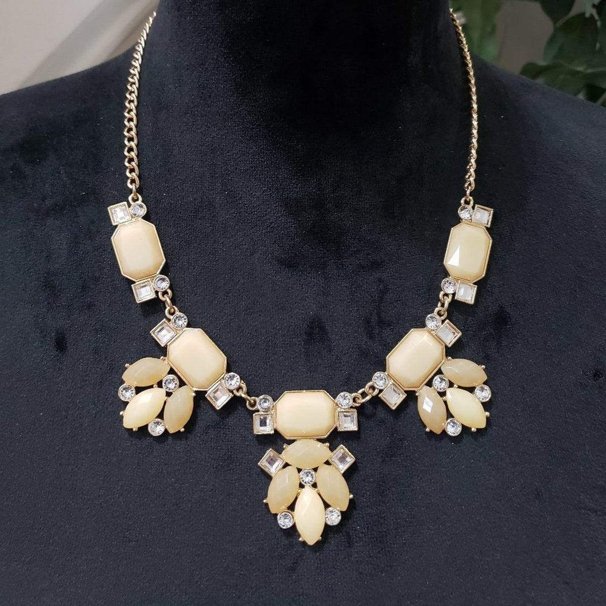 Women's Vintage Beveled Beads On Gold Tone Chain Necklace