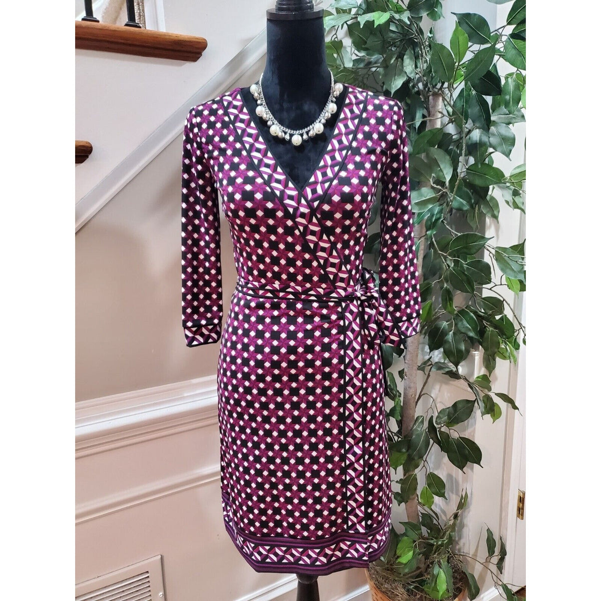 White House Black Market Women Purple V-Neck Long Sleeve Knee Length Size 00