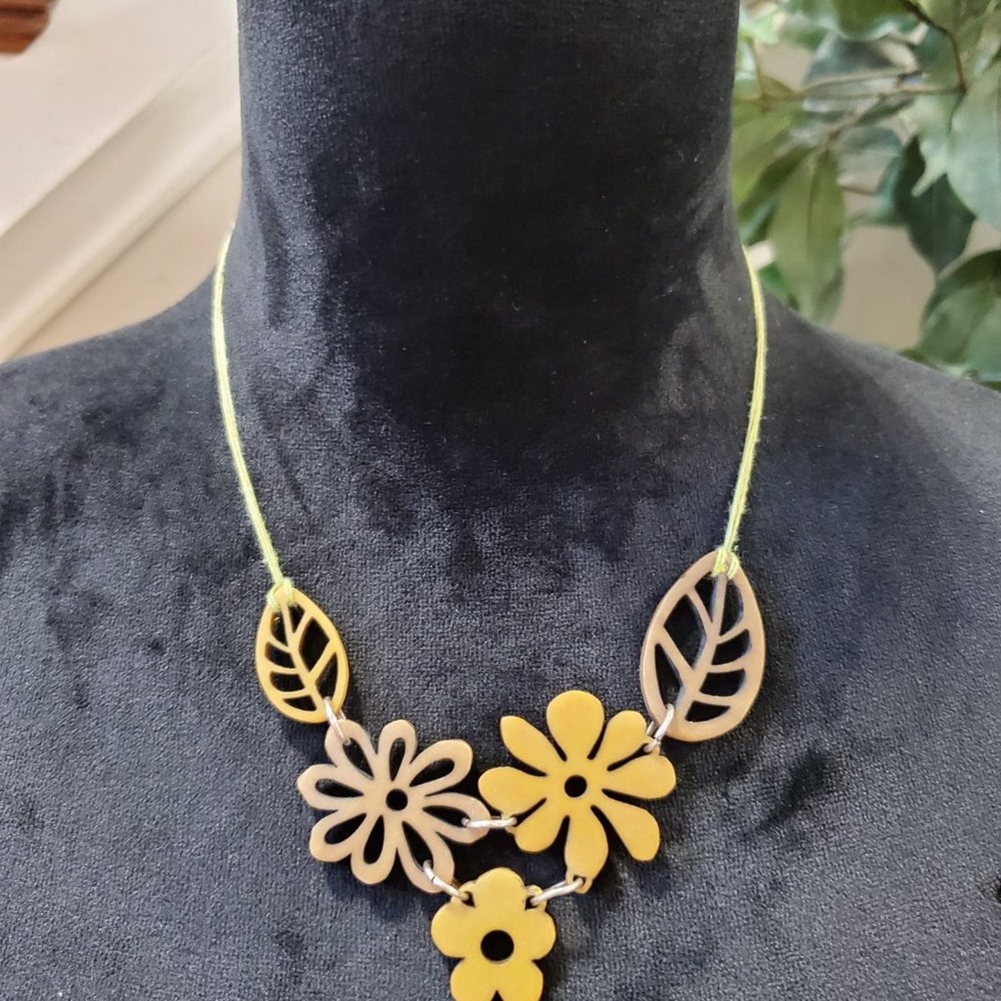 COOKIE LEE Womens Yellow Gold Charms Flower with Lobster Clasp Pendant Necklace
