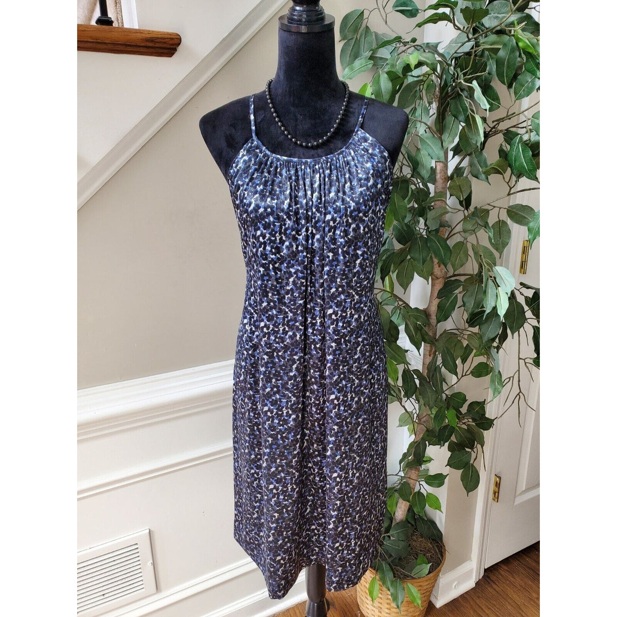 New York & Company Stretch Blue Round Neck Sleeveless Knee Length Dress Size 18