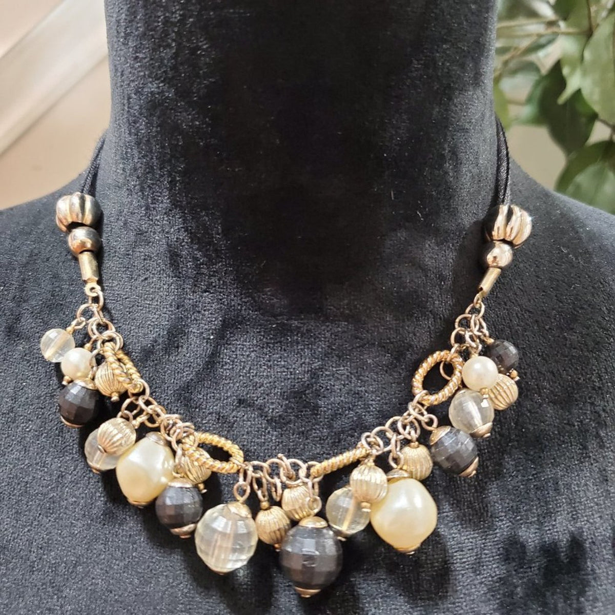 Women's Black & White Round Beaded with Lobster Clasp Fashion Jewelry Necklace