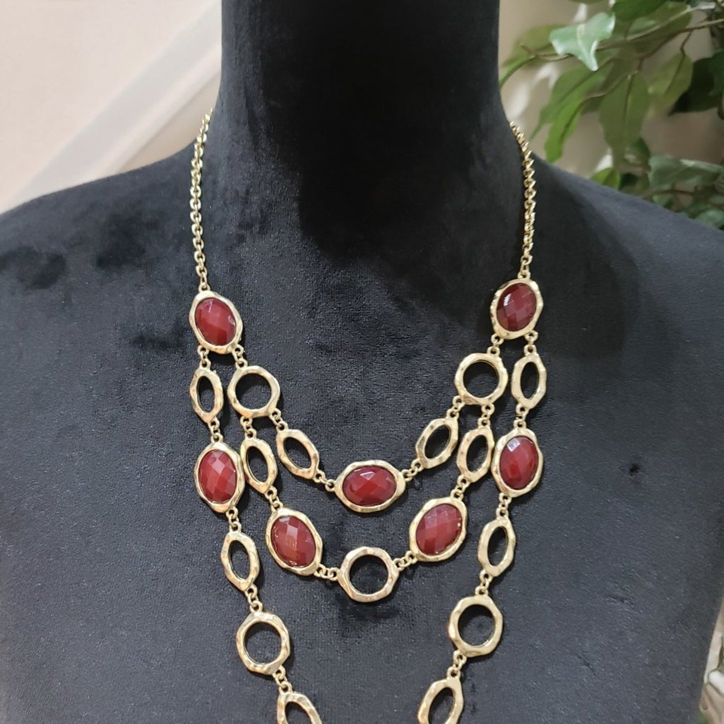 Womens Fashions Gold Tone Red Glass Stones Collar Necklace with Lobster Clasp