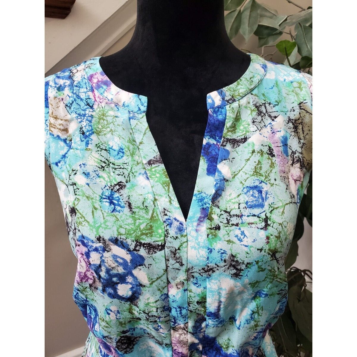 Charlie Jade Women Multicolor Polyester V-Neck Sleeveless Knee Length Dress L/G
