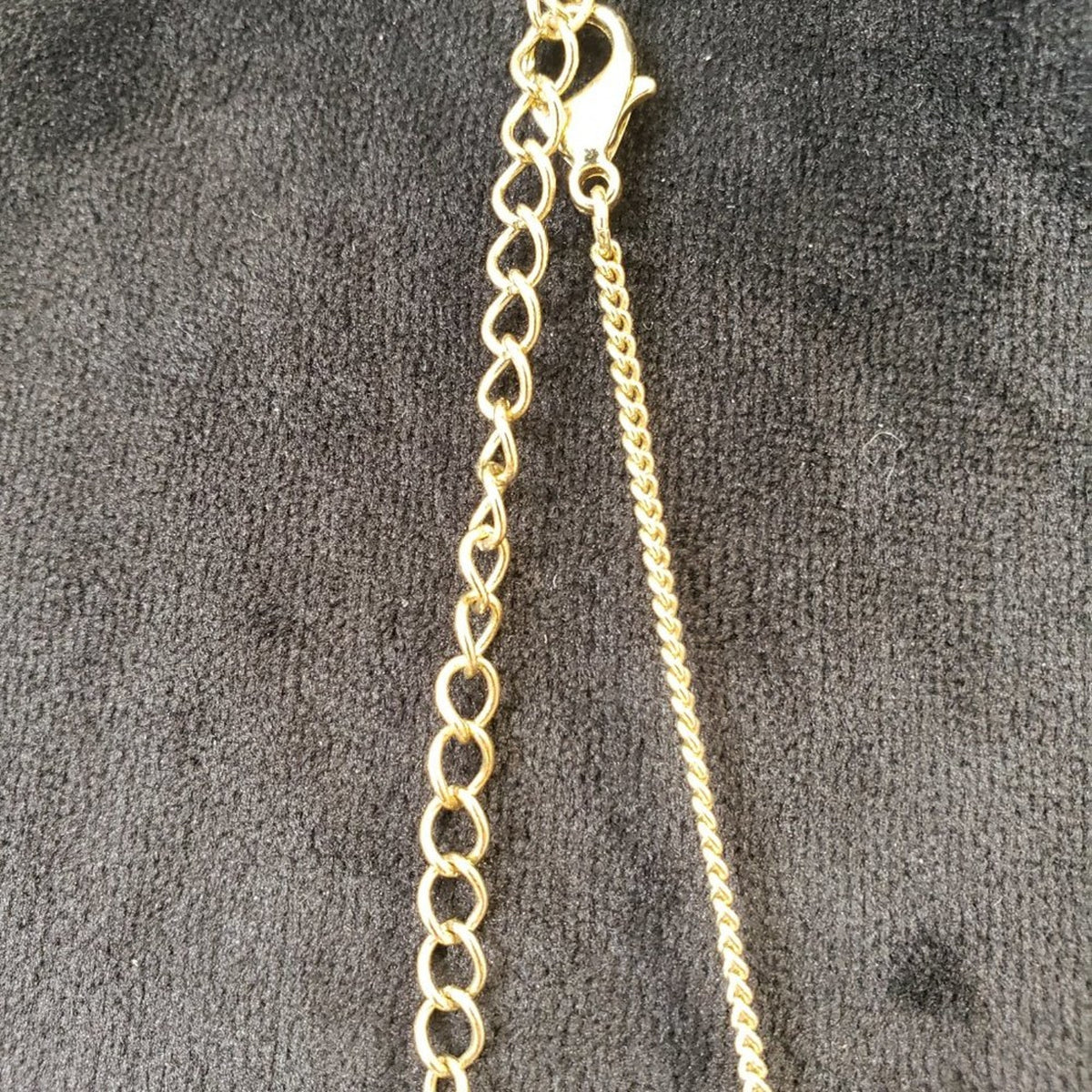 Vintage Womens Gold Plated Textured Filigree Real Leaf Long Pendant Necklace