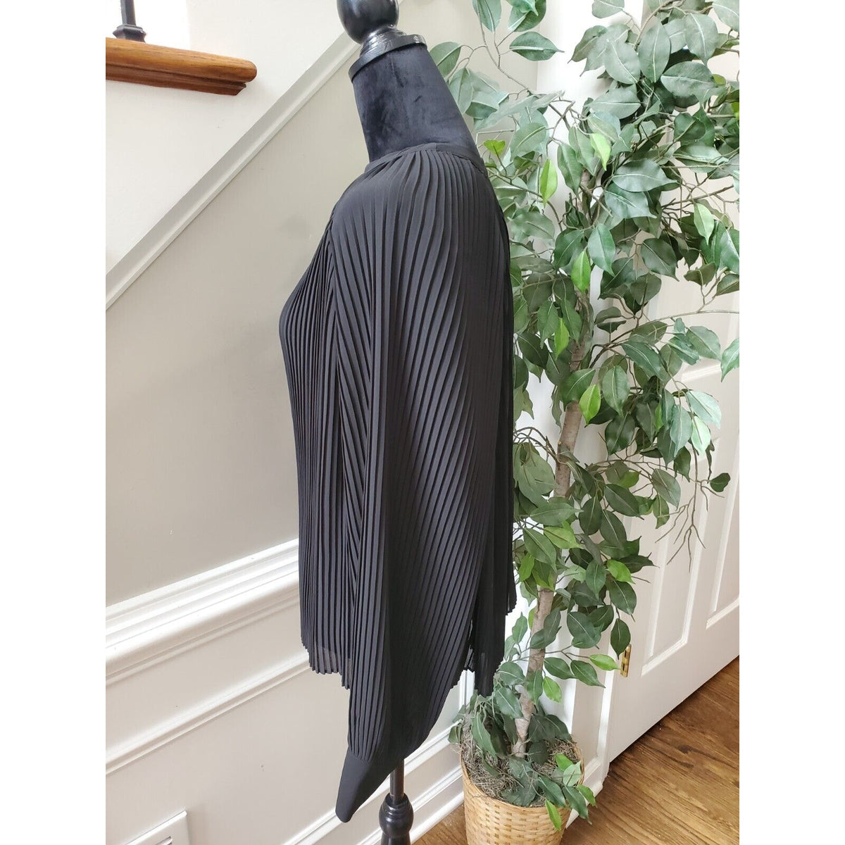 Endless Rose Black Pleated Boho Peasant Long Sleeve Tie Top Blouse Size Small