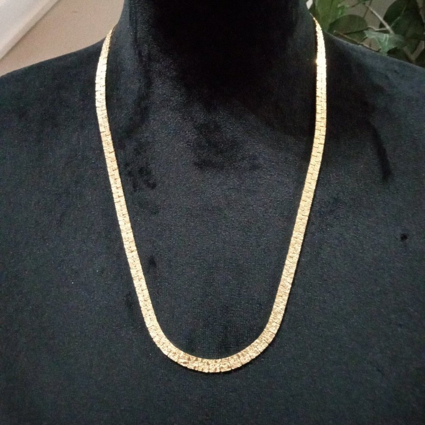 Womens Modern Fashion Elegant Chunky Gold Tone Chain Collar Necklace