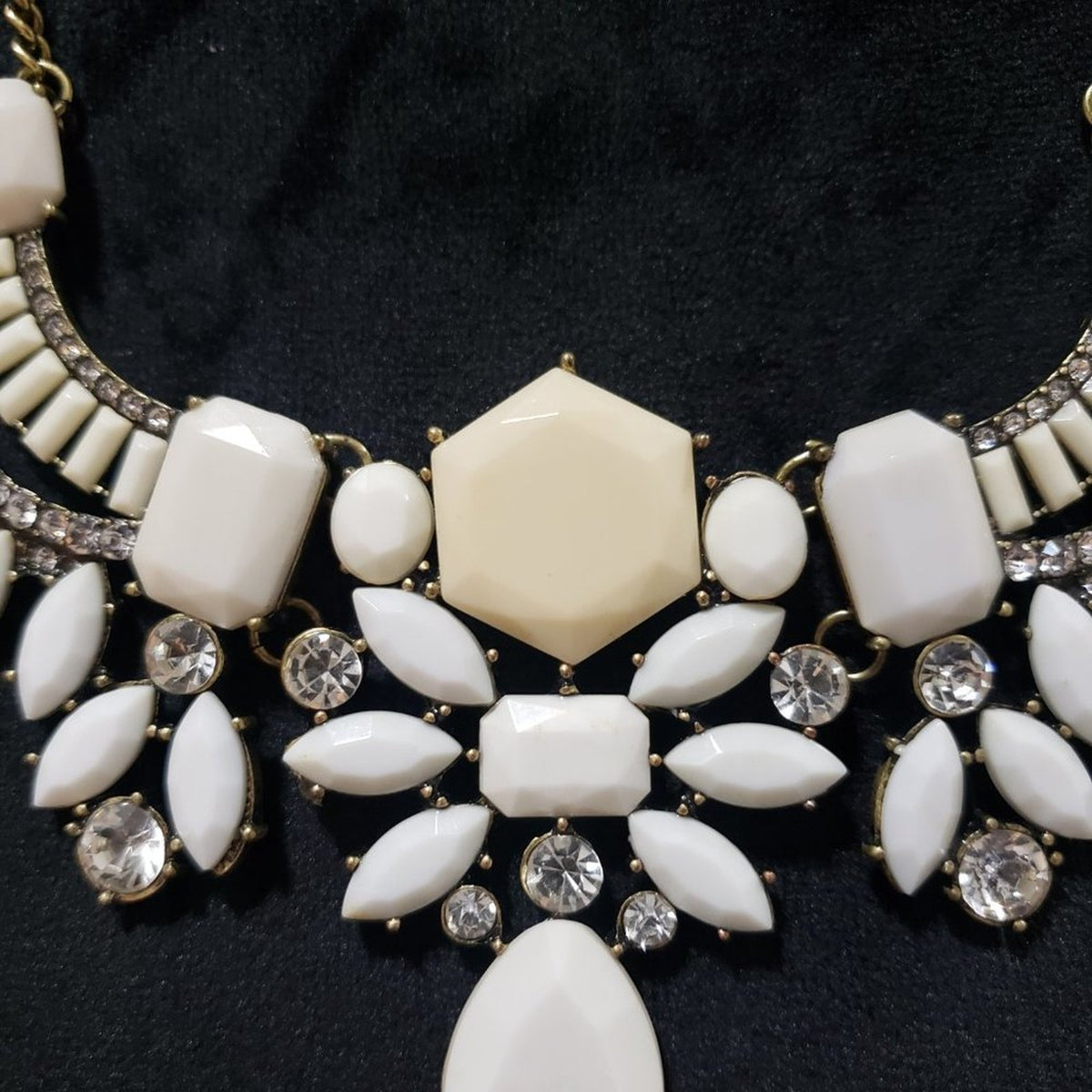 Womens Luxury Crystal Rhinestone Teardrop White Beaded Charm Choker Necklace