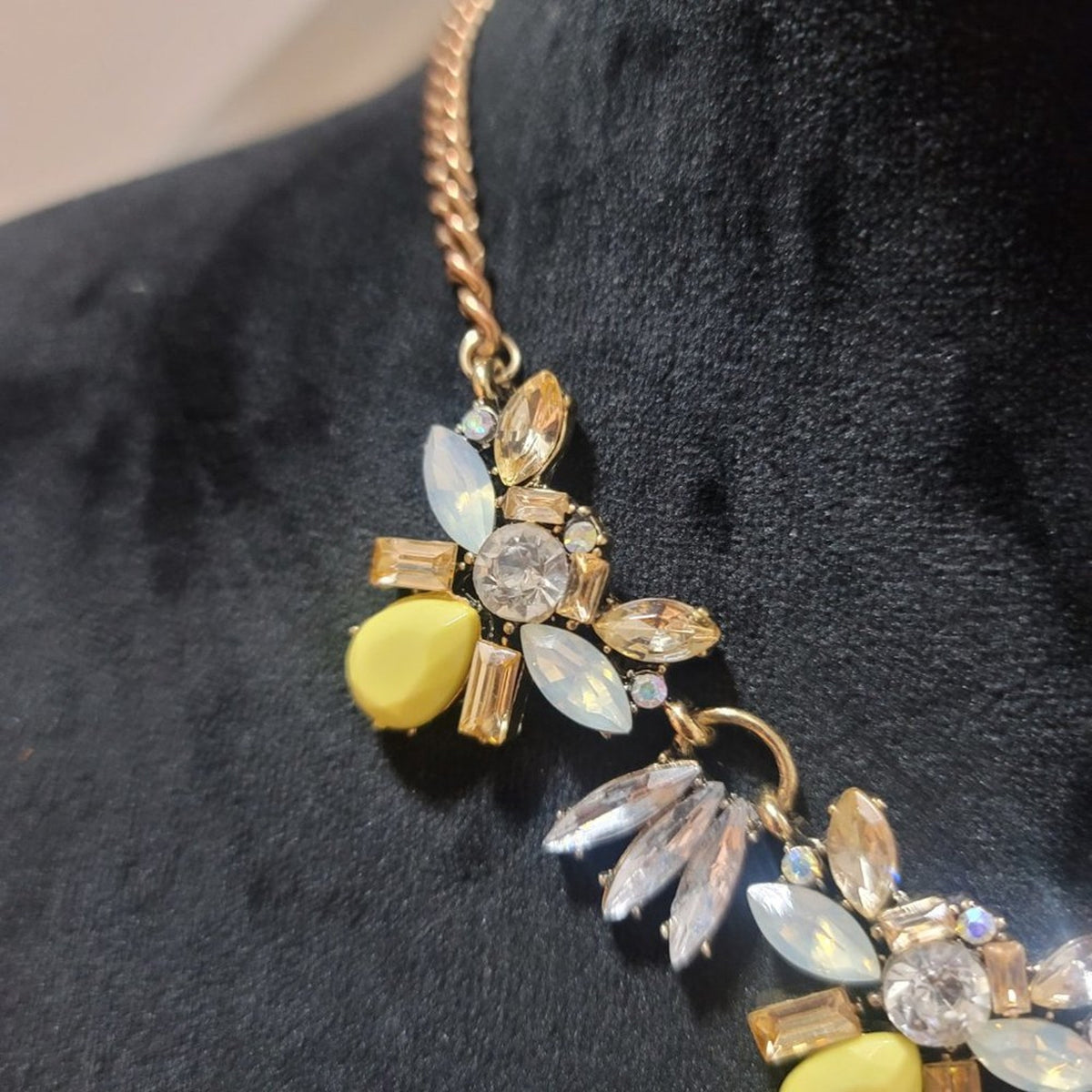 Women's Vintage Bohemian Flower Beaded Bib Choker Statement Necklace Jewelry