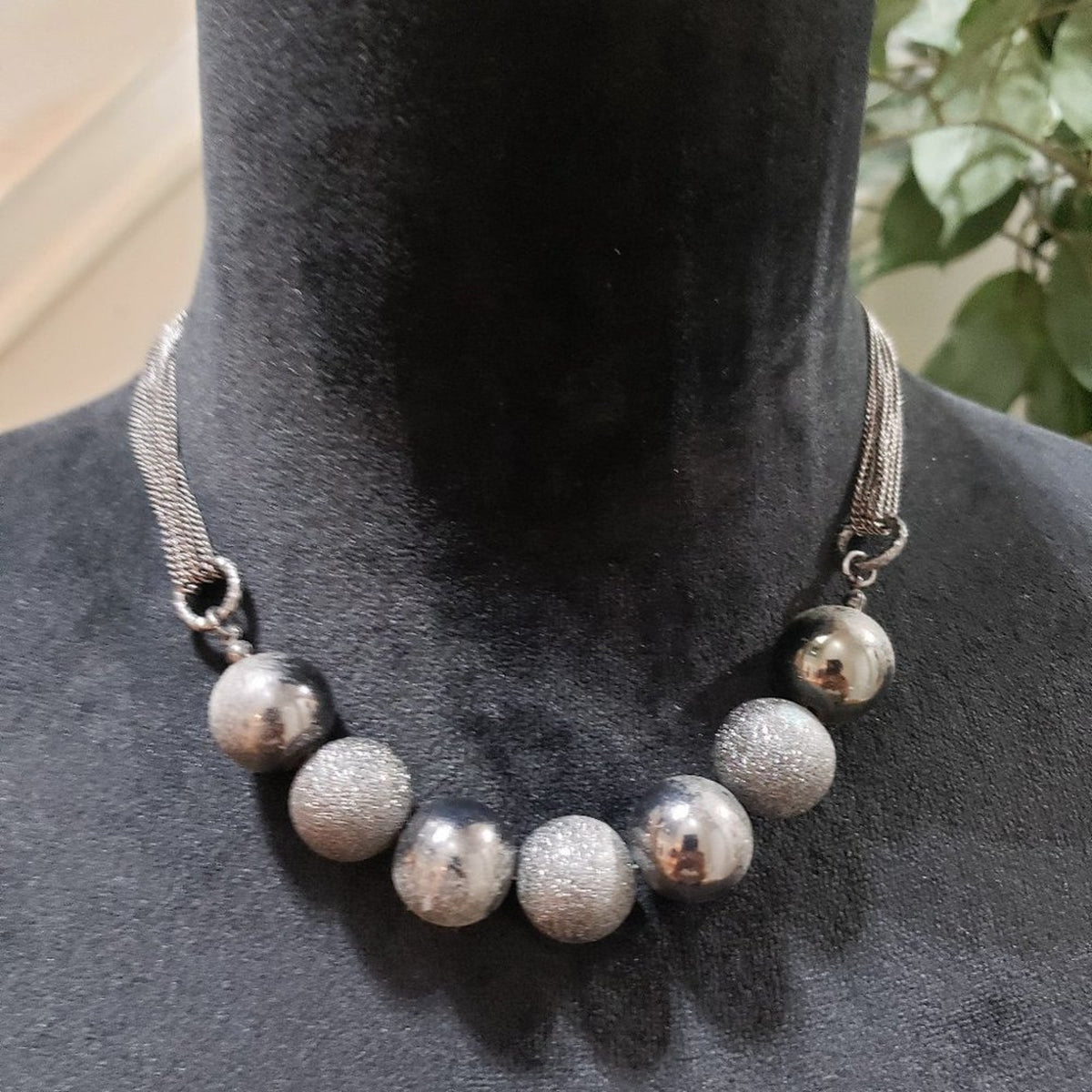 Women's Silver Tone Pearl Round Shape Beaded Statement Fashion Necklace