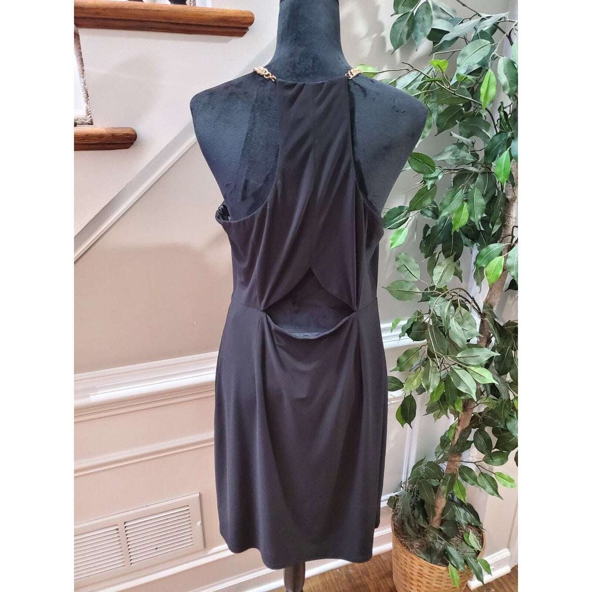 Laundry by Shelli Segal LBD Cocktail Dress Black Chain Straps Cut Out Size 10