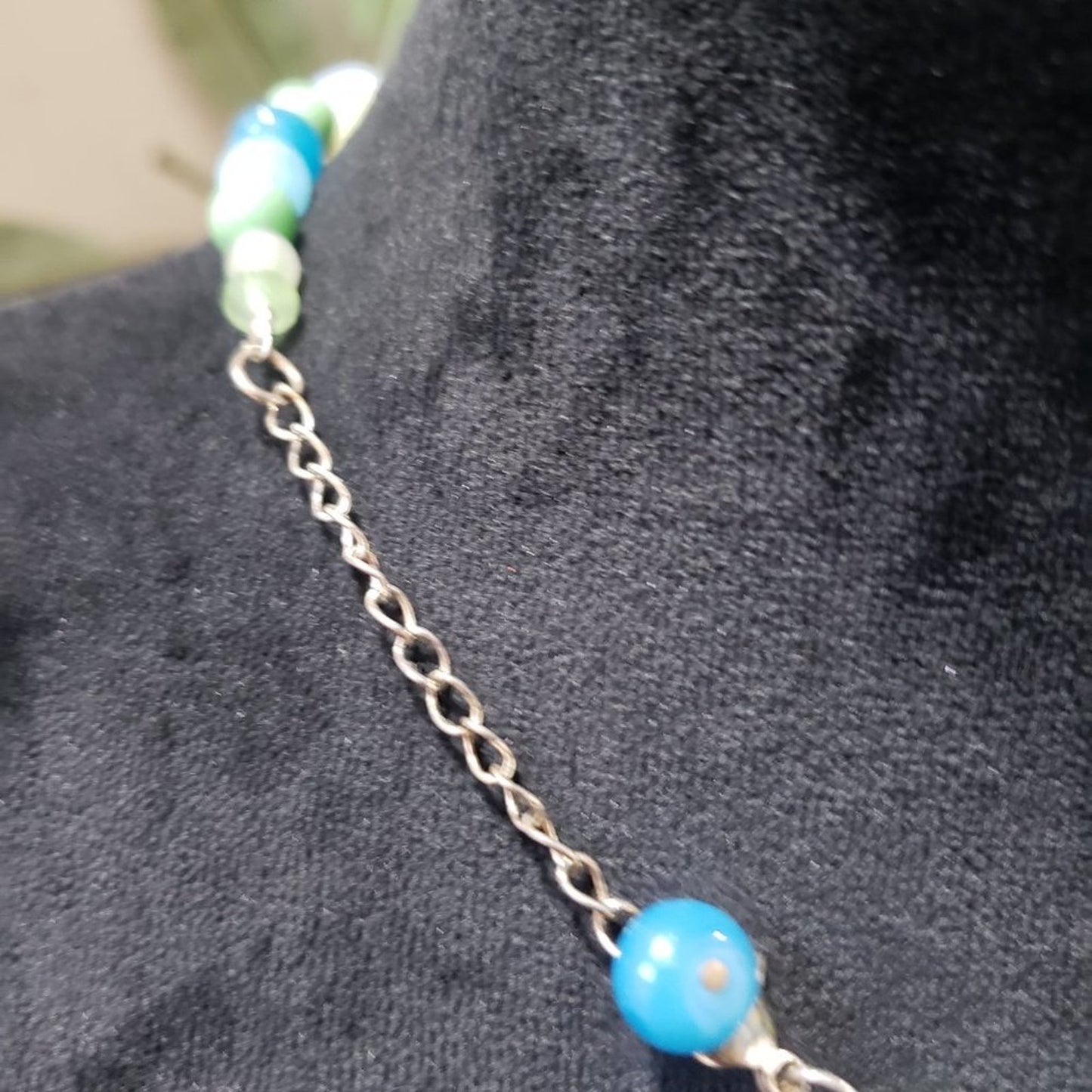 Women's Blue & Green Oval Beaded Pearl Chunky Fashion Jewelry Necklace