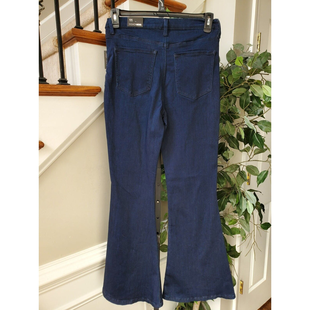 Fashion Nova Women's Blue Denim Cotton Legs Dark Wash Casual Flare Jeans 11/30