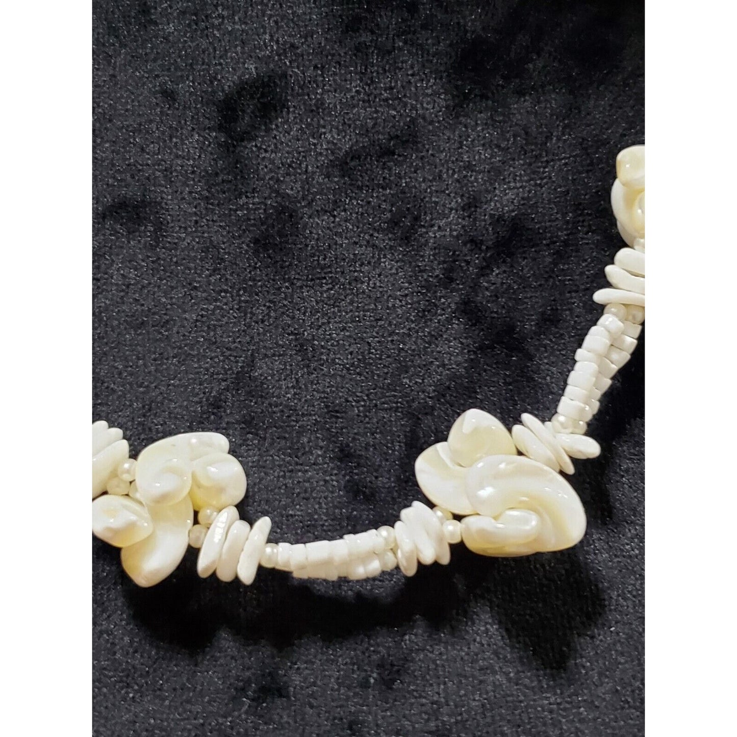Women's Twisted White Chip & Sliced Shell Vintage Bead Necklace