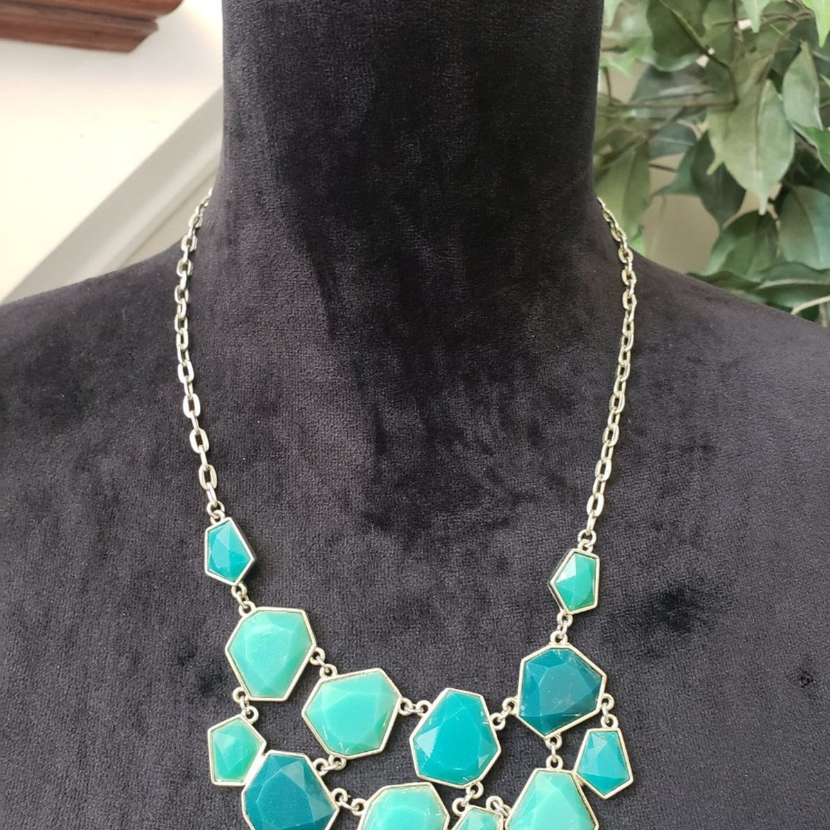 Charming Green & Gold Faceted Tile Geometric Bib Turquoise Necklace