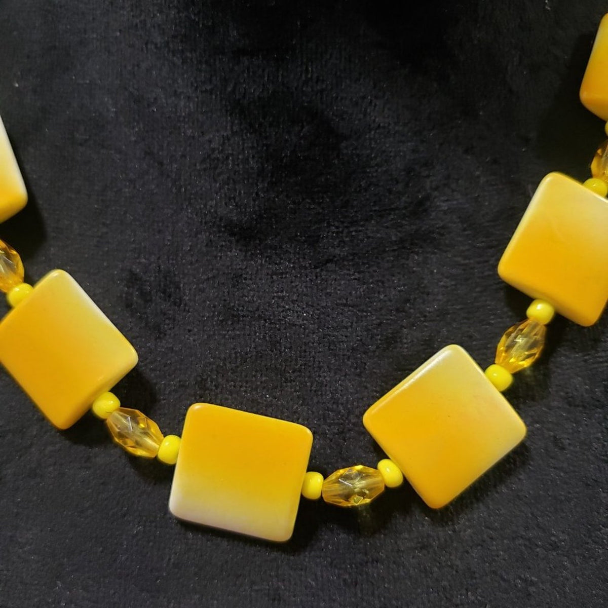 Women Yellow Square Stone with Lobster Clasp Necklace with Earings